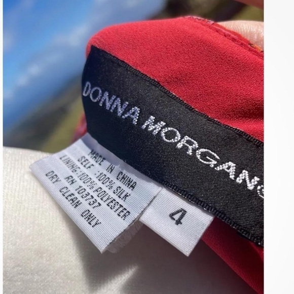 DONNA MORGAN Silk Red Folk Art Print wrap blouse
Size 4 - Picture 4 of 4